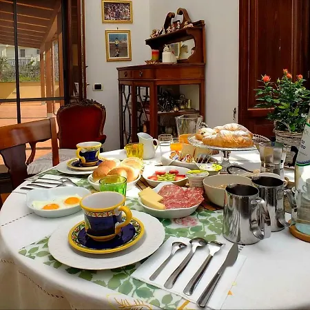 ベッド・アンド・ブレックファスト Elisa 3*